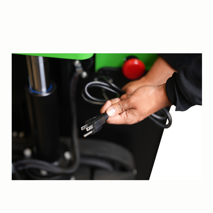 Durable electric pallet jack for winter operations