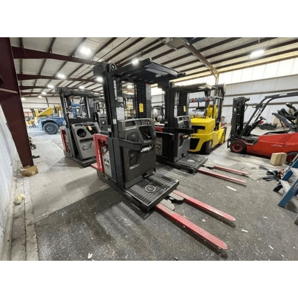 2013 Raymond 3000 lb Capacity Order Picker - SumachayOrder PickerRaymond